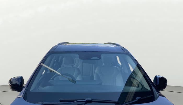 2021 Mahindra XUV700 AX 7 P AT 7 STR, Petrol, Automatic, 21,291 km, Front Windshield