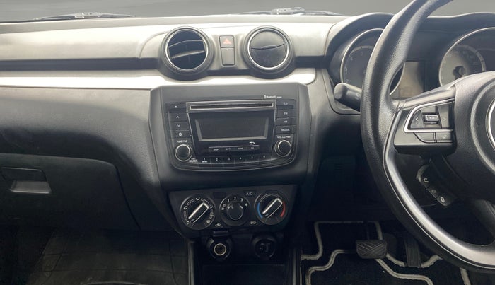 2019 Maruti Swift VXI AMT, CNG, Automatic, 1,12,117 km, Air Conditioner