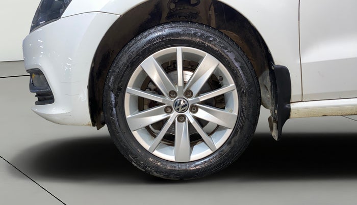 2016 Volkswagen Polo HIGHLINE1.2L, Petrol, Manual, 33,574 km, Left Front Wheel