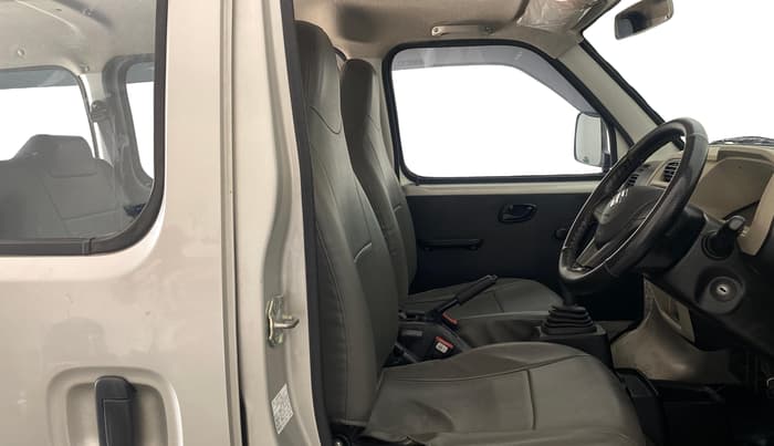 2023 Maruti Eeco 5 STR AC, Petrol, Manual, 27,914 km, Right Side Front Door Cabin