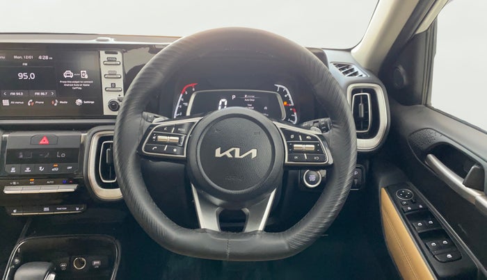 2025 KIA SONET HTX 1.5 AT, Diesel, Automatic, 27,399 km, Steering Wheel Close Up
