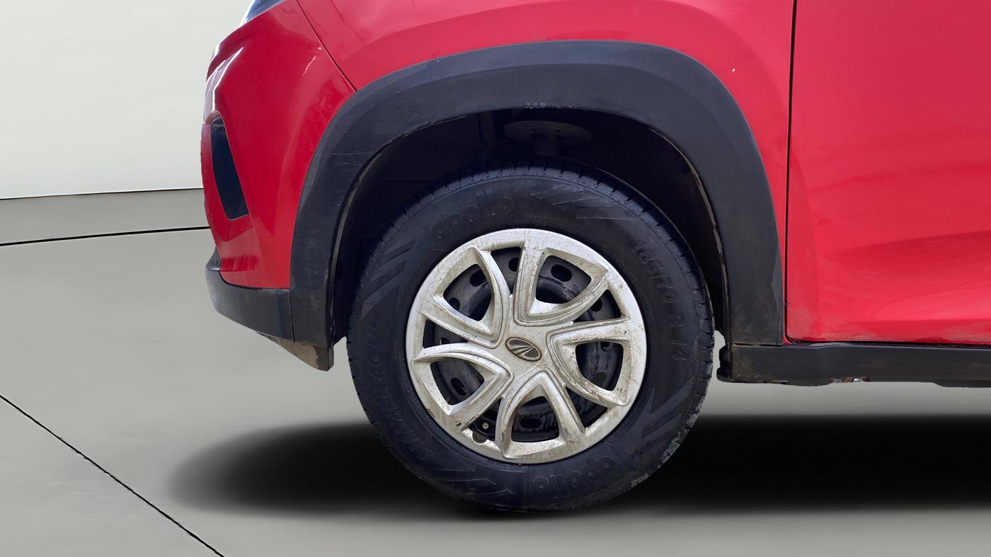 2018 Mahindra KUV 100 NXT K4+ P 6 STR, Petrol, Manual, 27,991 km, Left Front Wheel