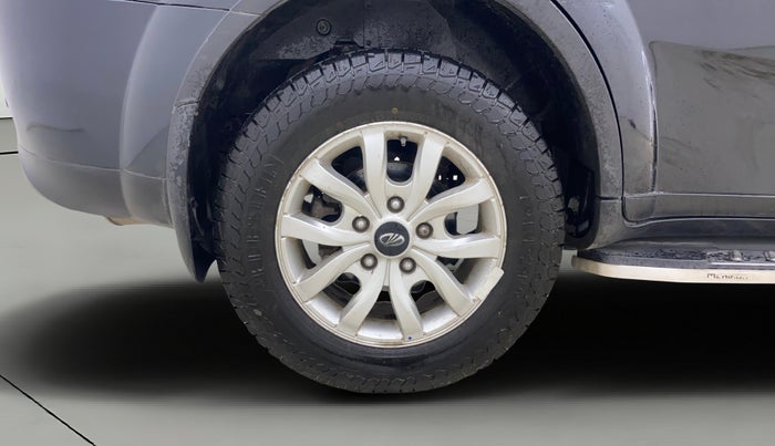 2016 Mahindra XUV500 W10 AT, Diesel, Automatic, 1,10,388 km, Right Rear Wheel