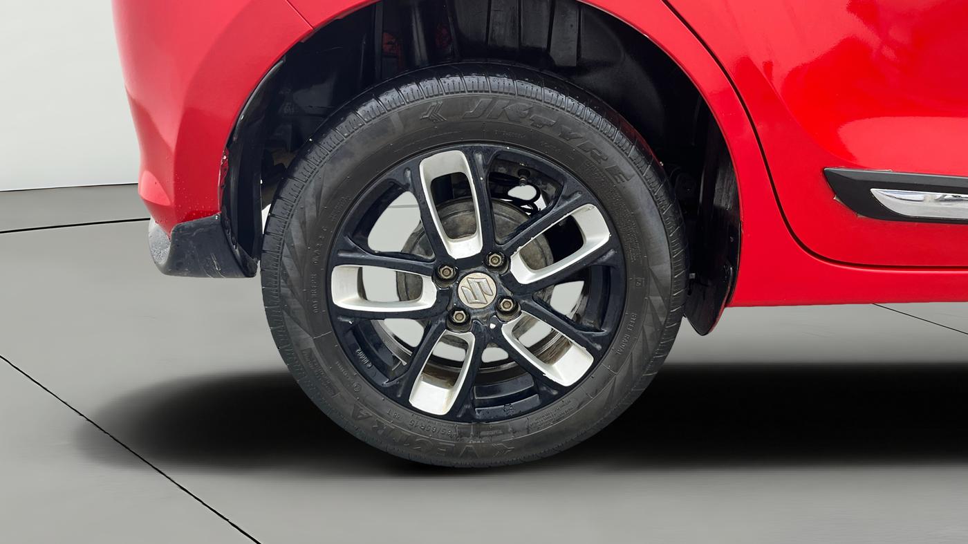 2022 Maruti Swift VXI, Petrol, Manual, 39,710 km, Right Rear Wheel