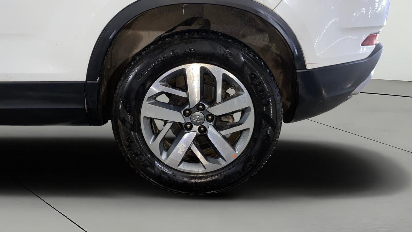 2022 Tata Safari XZA PLUS, Diesel, Automatic, 81,211 km, Left Rear Wheel