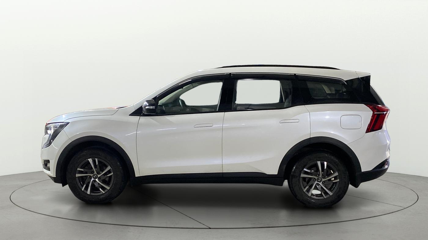 2022 Mahindra XUV700 AX 5 P MT 7 STR (E), Petrol, Manual, 14,076 km, Left Side