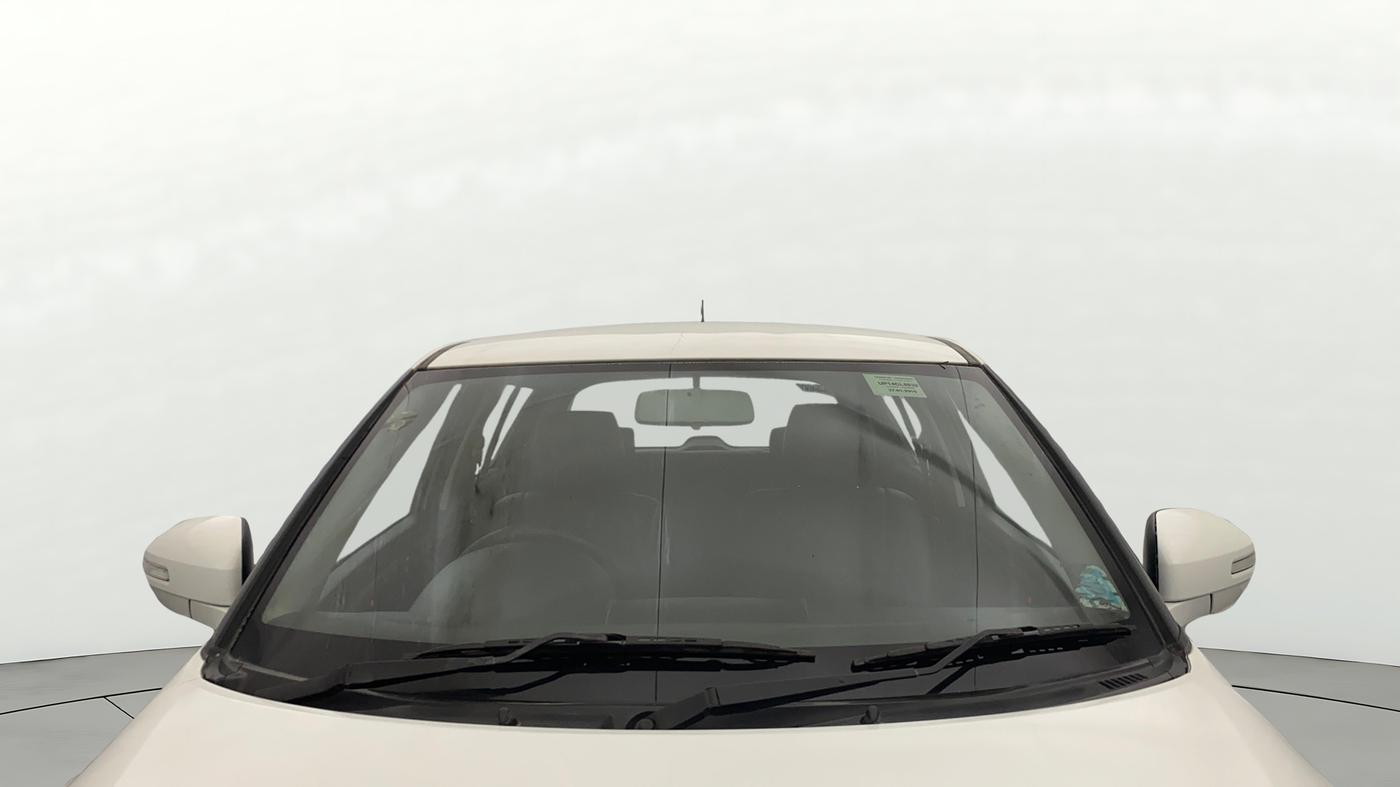 2015 Maruti Swift VDI, Diesel, Manual, 1,27,183 km, Front Windshield