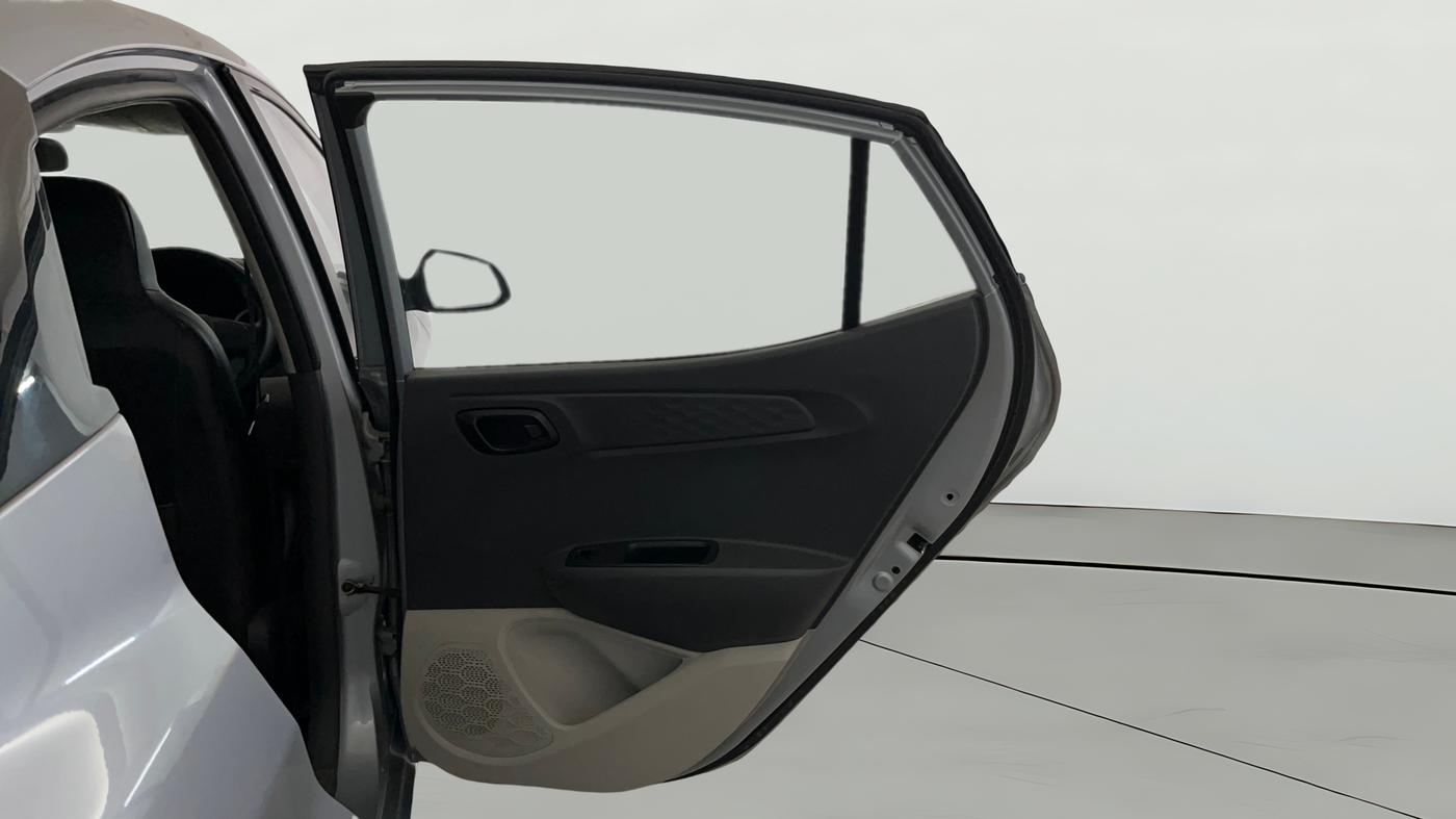 2022 Hyundai AURA S 1.2 CNG, CNG, Manual, 65,411 km, RHS Rear Door