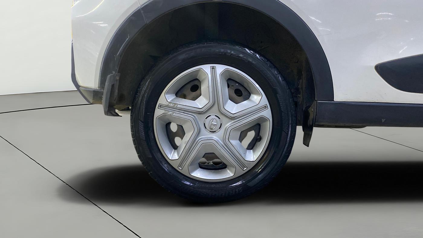 2020 Tata NEXON XM DIESEL, Diesel, Manual, 75,629 km, Right Rear Wheel
