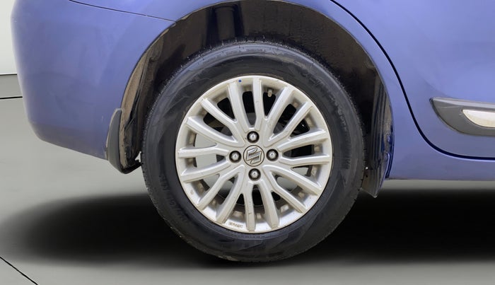 2017 Maruti Dzire ZXI AMT, CNG, Automatic, 97,909 km, Right Rear Wheel