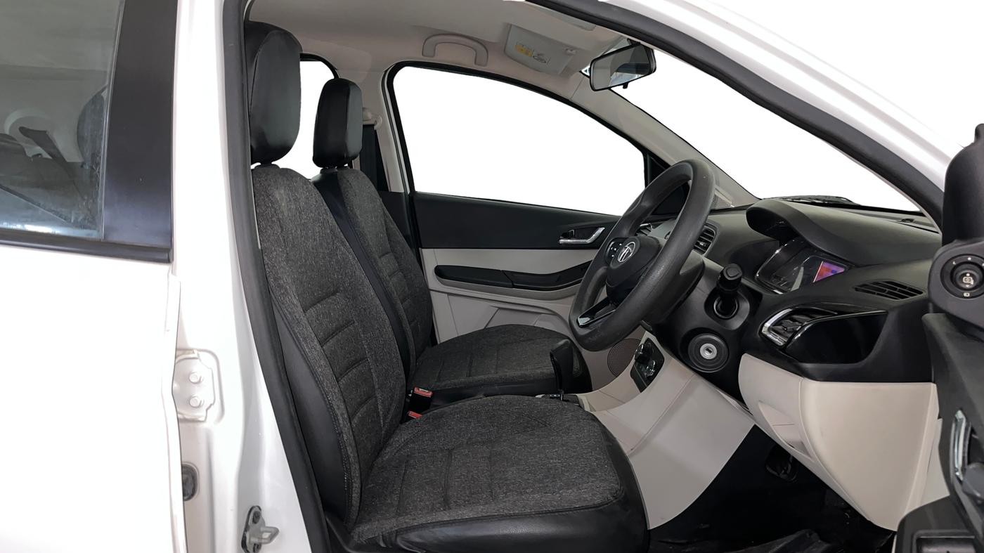 2022 Tata Tiago XZA PLUS PETROL, Petrol, Automatic, 49,582 km, Right Side Front Door Cabin