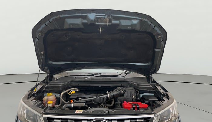 2019 Mahindra XUV300 W8 1.2 PETROL, Petrol, Manual, 92,693 km, Open Bonet