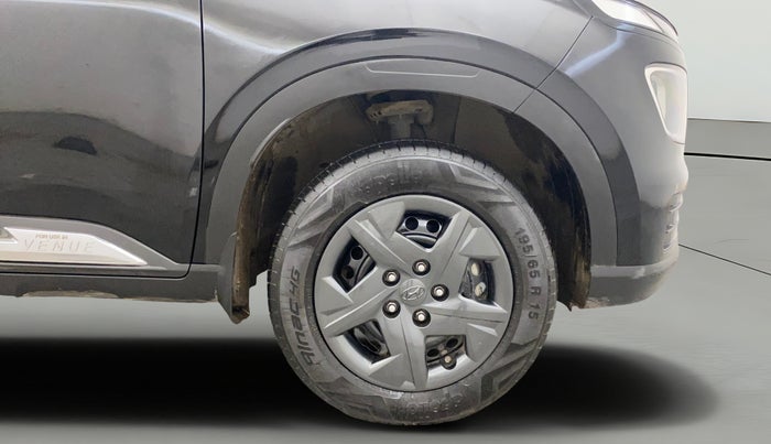 2023 Hyundai VENUE S 1.2, Petrol, Manual, 14,946 km, Right Front Wheel