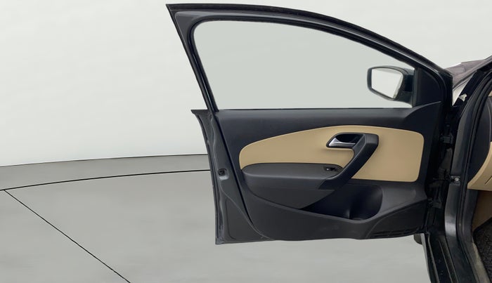 2015 Volkswagen Polo HIGHLINE1.2L, Petrol, Manual, 59,990 km, LHS Front Door