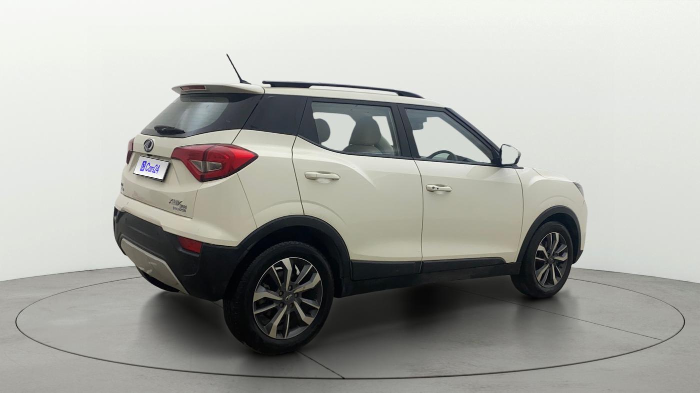 2021 Mahindra XUV300 W8 (O) 1.5 DIESEL AMT, Diesel, Automatic, 1,23,050 km, Right Back Diagonal