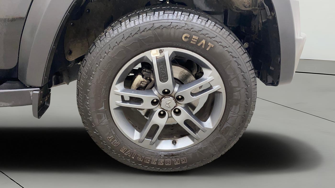 2024 Mahindra Thar LX HT PETROL 4WD MT, Petrol, Manual, 14,249 km, Right Front Wheel