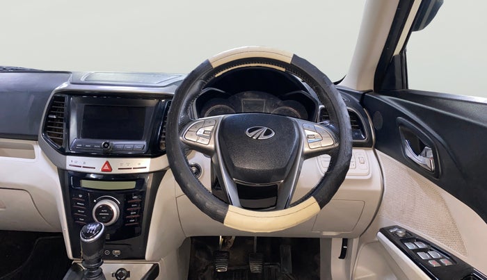 2022 Mahindra XUV300 W8 (O) 1.2 PETROL, Petrol, Manual, 73,373 km, Steering Wheel Close Up