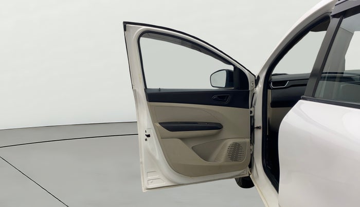 2022 Renault TRIBER RXT AMT, Petrol, Automatic, 45,118 km, LHS Front Door