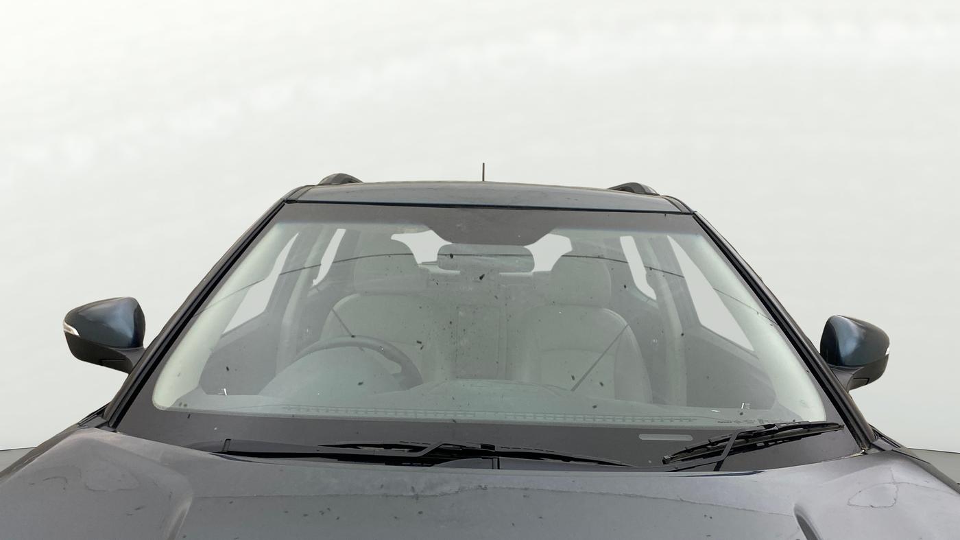 2024 Mahindra XUV300 W8 (O) 1.2 PETROL AMT, Petrol, Automatic, 15,125 km, Front Windshield