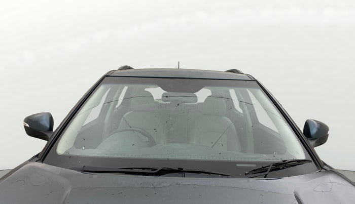 2024 Mahindra XUV300 W8 (O) 1.2 PETROL AMT, Petrol, Automatic, 15,168 km, Front Windshield