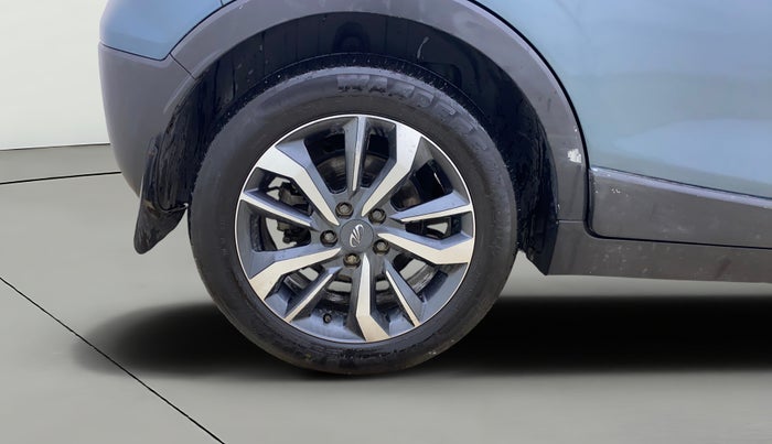 2021 Mahindra XUV300 W8 (O) 1.2 PETROL AMT, CNG, Automatic, 42,659 km, Right Rear Wheel