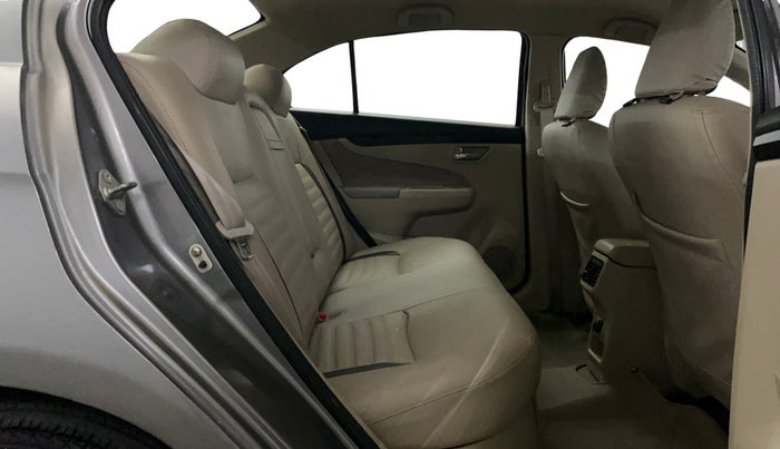 2015 Maruti Ciaz VXI+, Petrol, Manual, 67,224 km, Right Side Rear Door Cabin