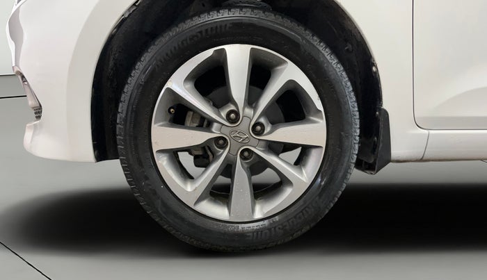 2017 Hyundai Elite i20 ASTA 1.2 DUAL TONE, Petrol, Manual, 37,046 km, Left Front Wheel