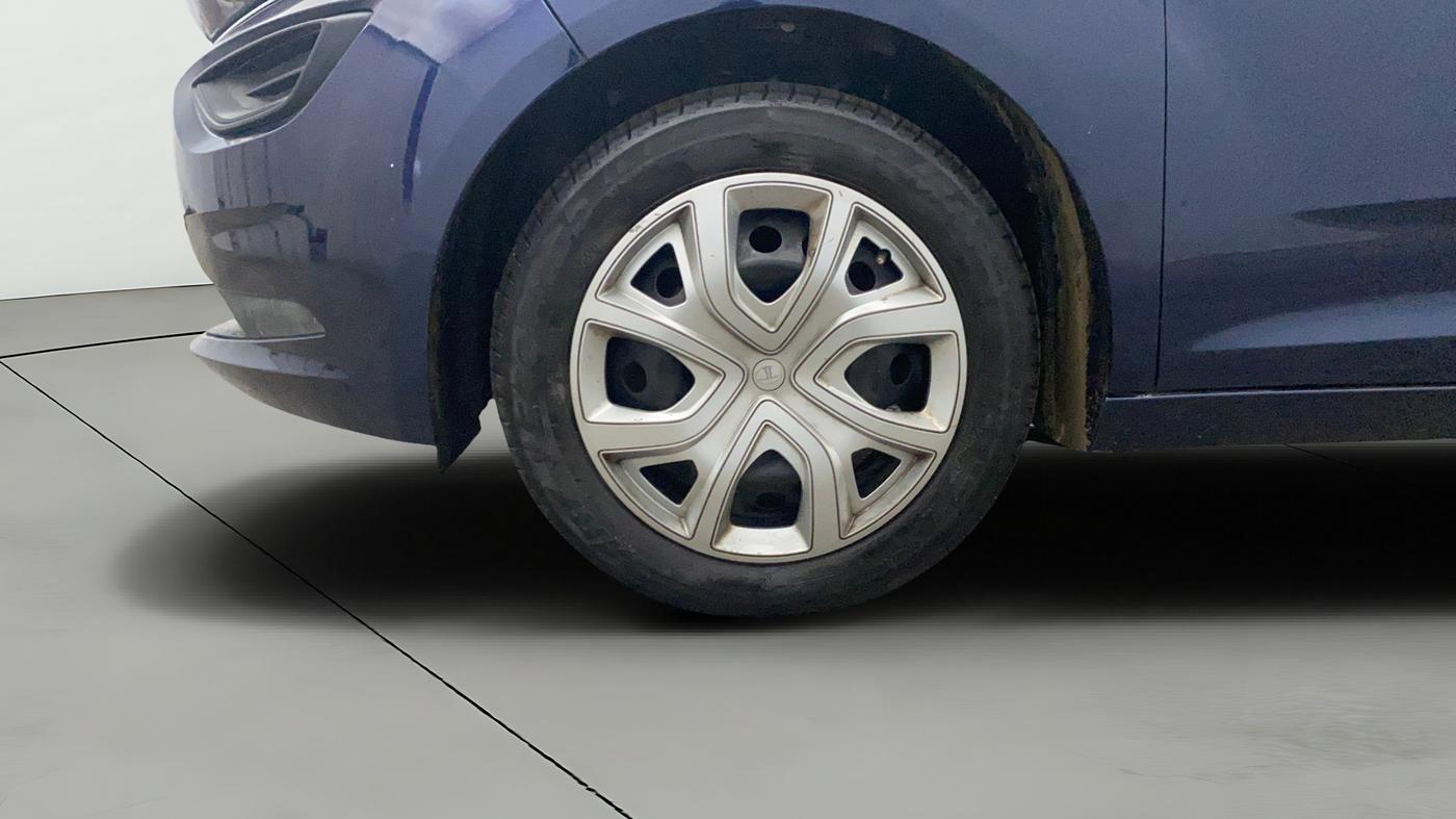 2024 Tata ALTROZ XM PLUS PETROL, Petrol, Manual, 31,608 km, Left Front Wheel