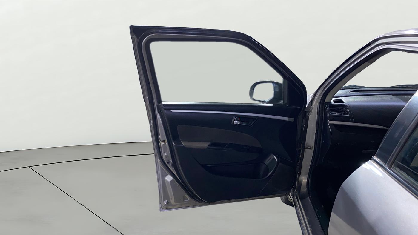 2013 Maruti Swift VXI, Petrol, Manual, 74,556 km, LHS Front Door