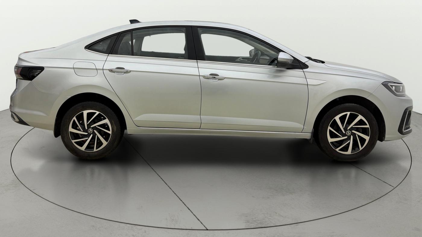 2022 Volkswagen VIRTUS TOPLINE TSI 1.0 MT, Petrol, Manual, 30,440 km, Right Side View