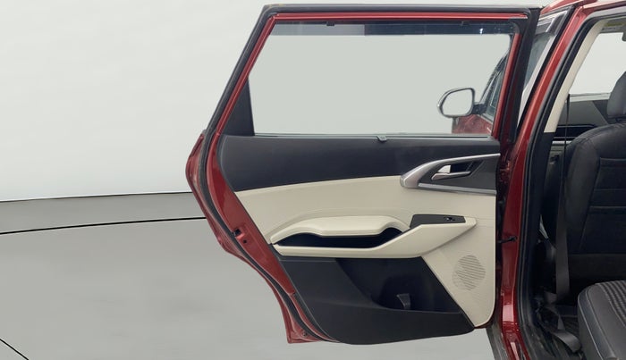 2023 KIA CARENS PRESTIGE PLUS 1.5 PETROL DCT 7 STR, Petrol, Automatic, 4,955 km, LHS Rear Door