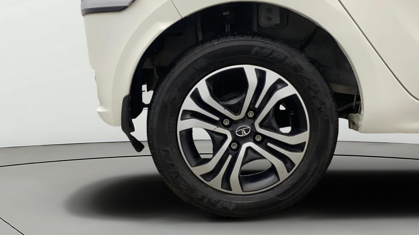 2023 Tata Tiago XT PETROL, Petrol, Manual, 26,861 km, Right Rear Wheel