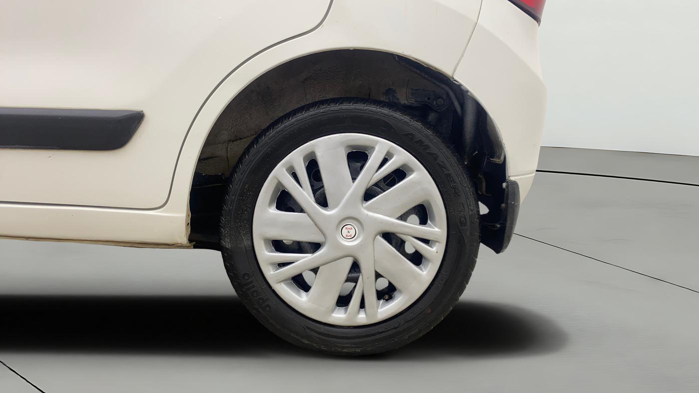 2017 Maruti Wagon R 1.0 VXI AMT, CNG, Automatic, 72,197 km, Left Rear Wheel