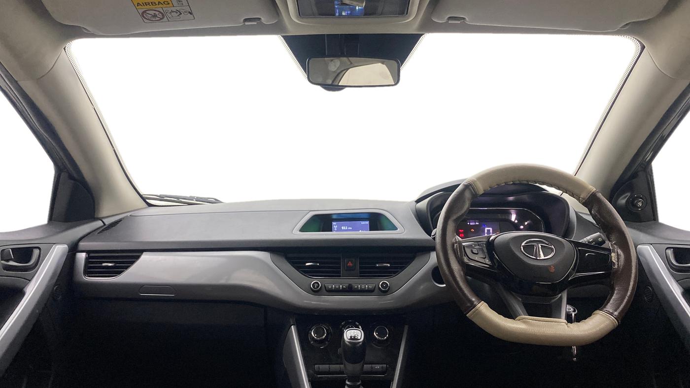 2022 Tata NEXON XM SUNROOF PETROL, Petrol, Manual, 54,677 km, Dashboard