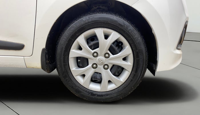 2015 Hyundai Grand i10 MAGNA 1.2 KAPPA VTVT, Petrol, Manual, 52,076 km, Right Front Wheel