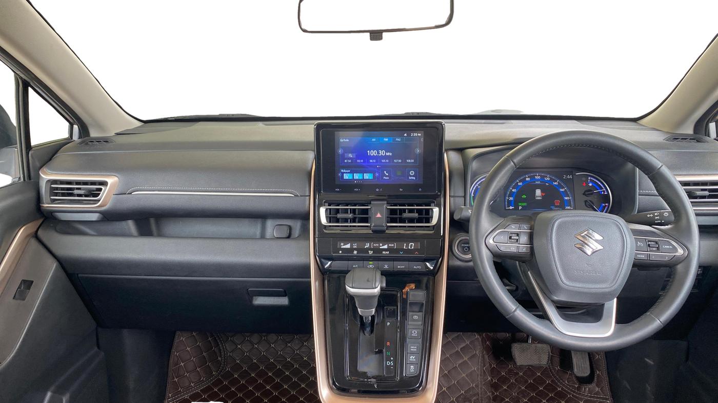 2023 Maruti Invicto ZETA PLUS 8 STR STRONG HYBRID, Hybrid, Automatic, 17,305 km, Dashboard