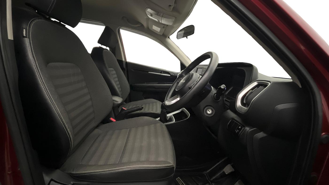 2022 KIA SONET HTK 1.2, Petrol, Manual, 42,706 km, Right Side Front Door Cabin