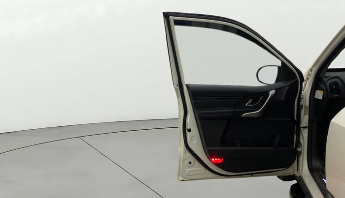 2021 Mahindra XUV500 W11, Diesel, Manual, 84,886 km, LHS Front Door