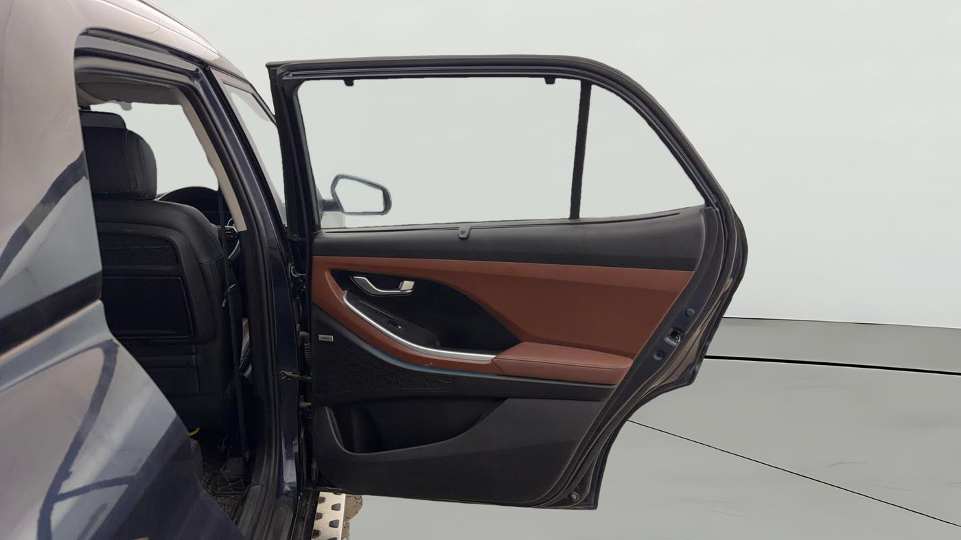 2022 Hyundai ALCAZAR 2.0 SIGNATURE (O) AT 6STR, Petrol, Automatic, 40,786 km, RHS Rear Door