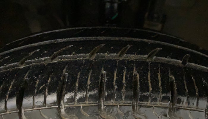 2018 Renault Kwid RXL, Petrol, Manual, 49,524 km, Right Front Tyre Tread