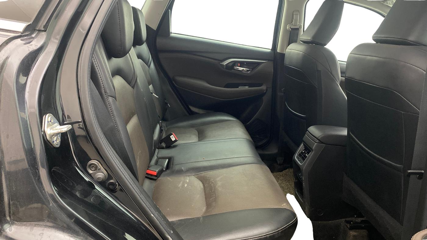 2022 Toyota URBAN CRUISER HYRYDER V HYBRID, Hybrid, Automatic, 1,08,490 km, Right Side Rear Door Cabin