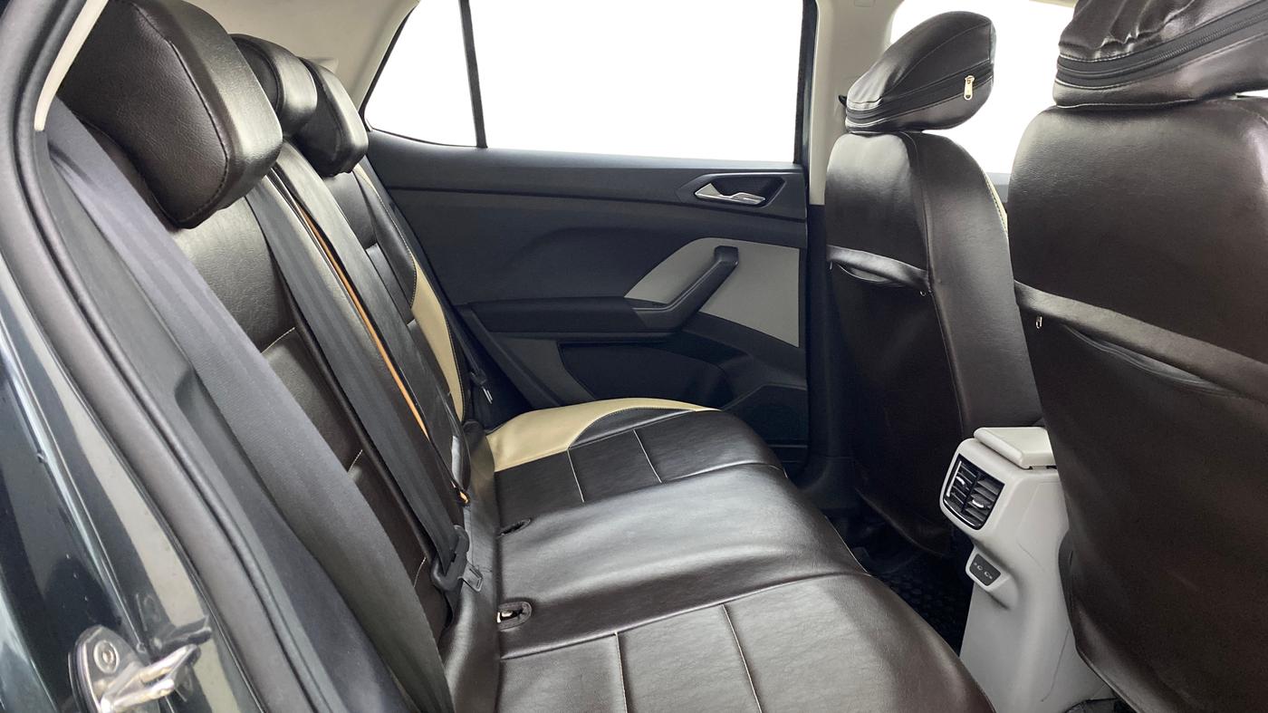2022 Skoda KUSHAQ AMBITION 1.0L TSI AT, Petrol, Automatic, 24,994 km, Right Side Rear Door Cabin