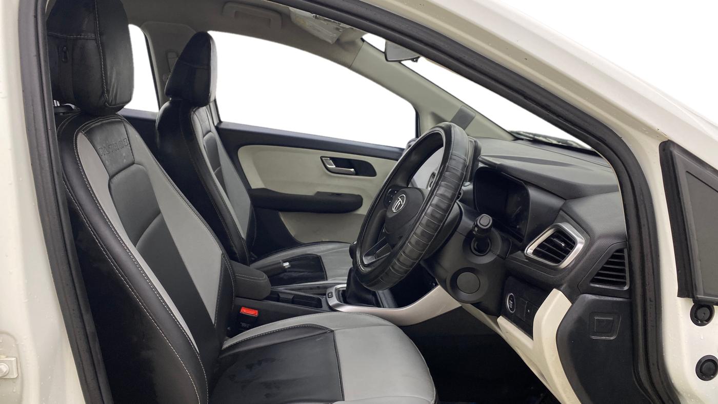 2022 Tata ALTROZ XZ PETROL, Petrol, Manual, 97,598 km, Right Side Front Door Cabin