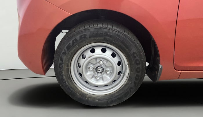 2014 Hyundai Eon D-LITE+, Petrol, Manual, 22,500 km, Left Front Wheel