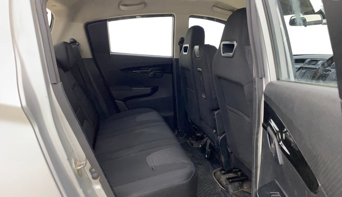 2017 Mahindra KUV 100 NXT K8 P 6 STR, Petrol, Manual, 23,027 km, Right Side Rear Door Cabin