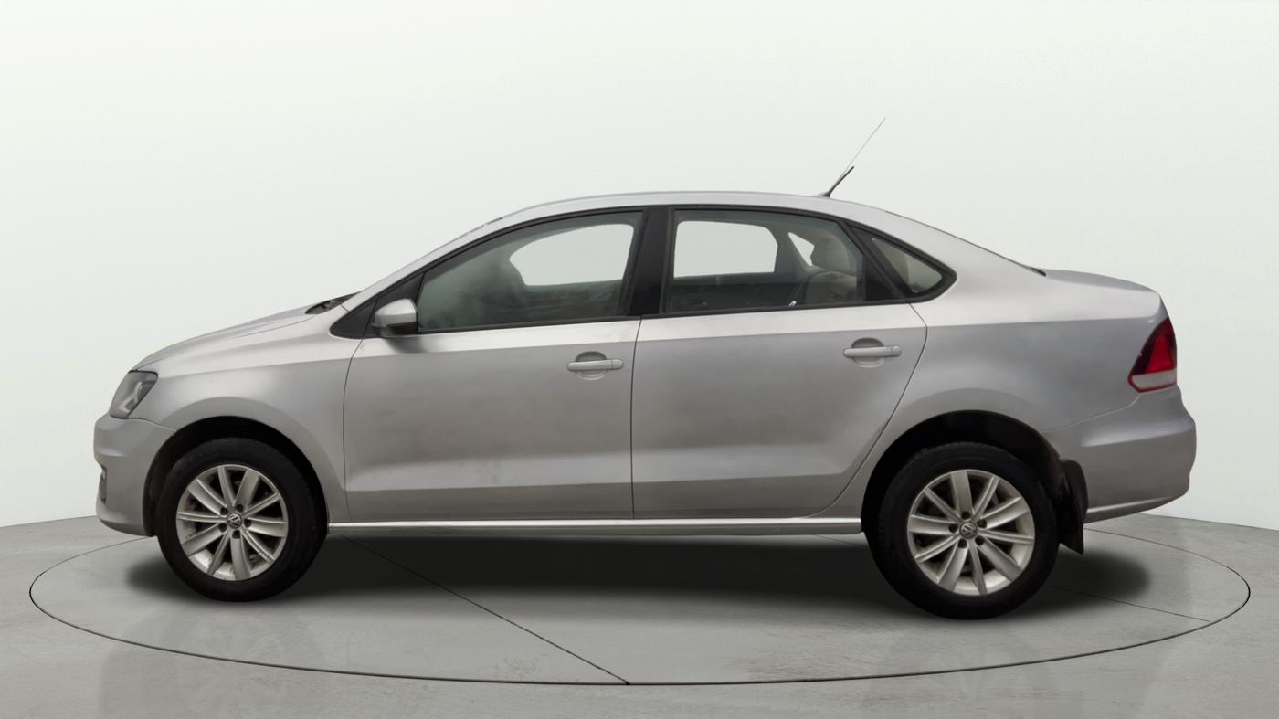2015 Volkswagen Vento HIGHLINE 1.6 MPI, Petrol, Manual, 1,17,338 km, Left Side