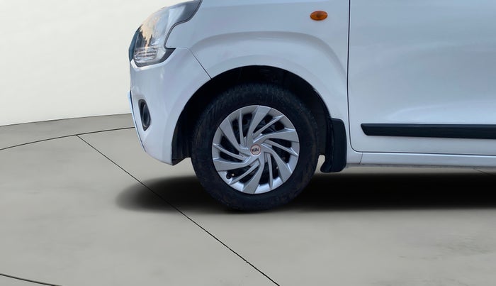 2020 Maruti New Wagon-R VXI 1.0 AMT, Petrol, Automatic, 65,974 km, Left Front Wheel