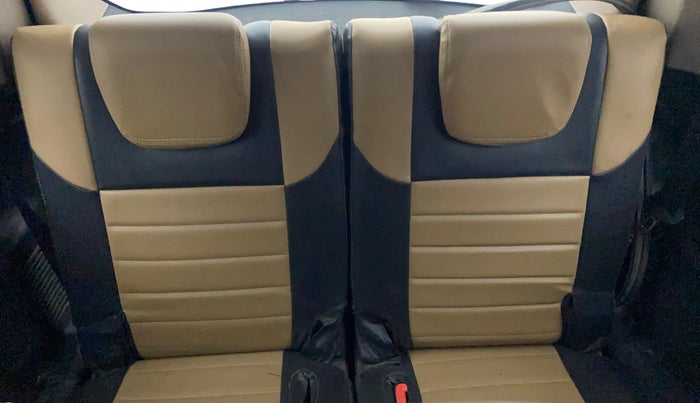 2014 Mahindra XUV500 W8, Diesel, Manual, 1,21,366 km, Third Seat Row ( optional )