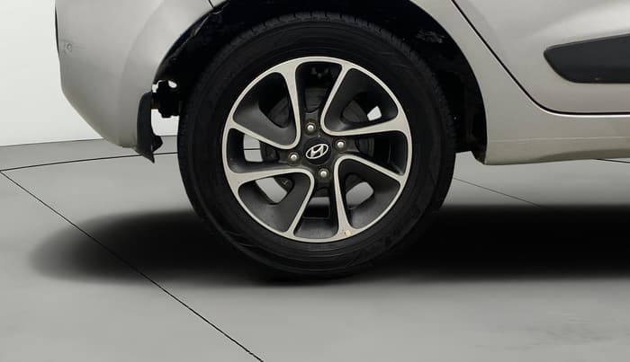 2017 Hyundai Grand i10 SPORTZ (O) AT 1.2 KAPPA VTVT, Petrol, Automatic, 83,522 km, Right Rear Wheel