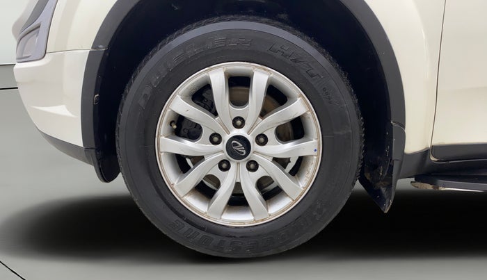 2017 Mahindra XUV500 W9, Diesel, Manual, 74,687 km, Left Front Wheel